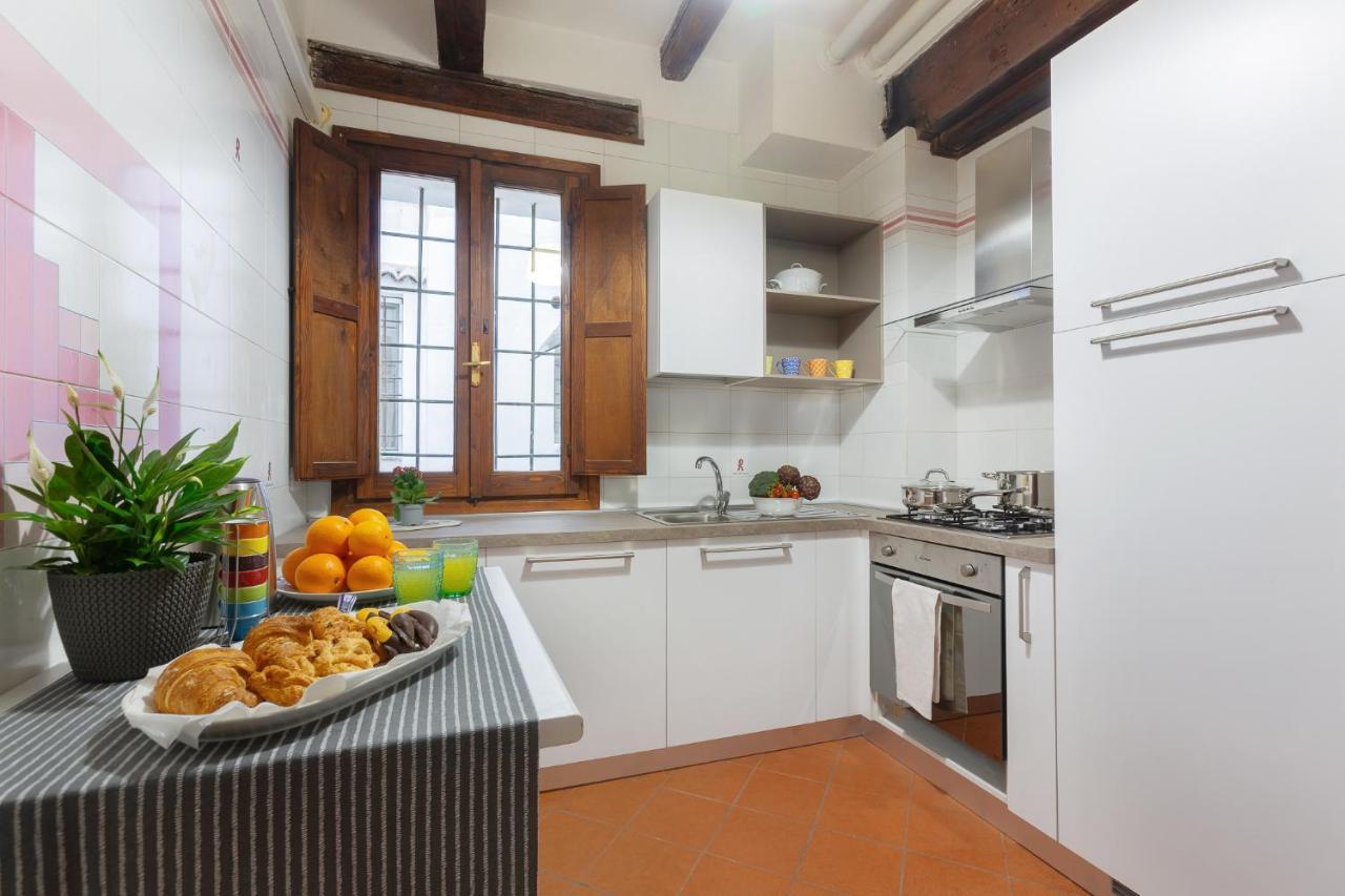 Center Ztl Lovely Apartment Φεράρα Εξωτερικό φωτογραφία