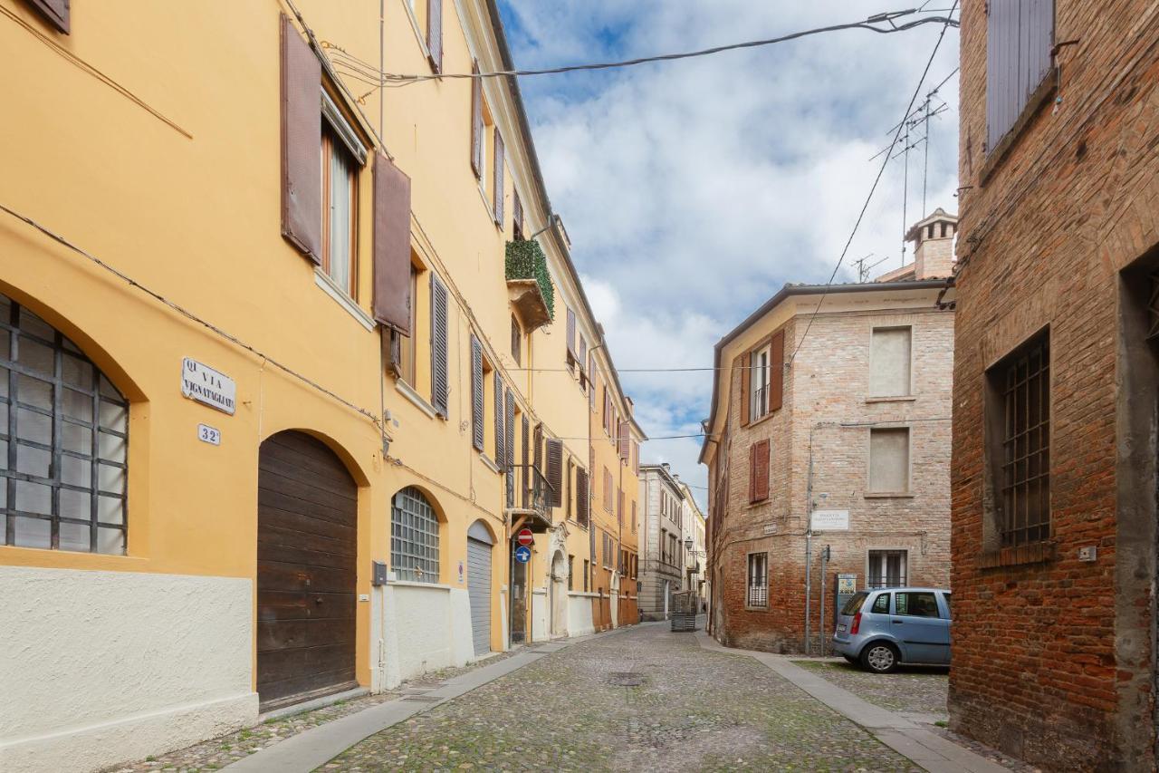 Center Ztl Lovely Apartment Φεράρα Εξωτερικό φωτογραφία